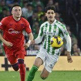 Ruben Vargas (à gauche, ici face au Betis) s'est blessé tout seul dimanche KEYSTONE/EPA/Julio Munoz